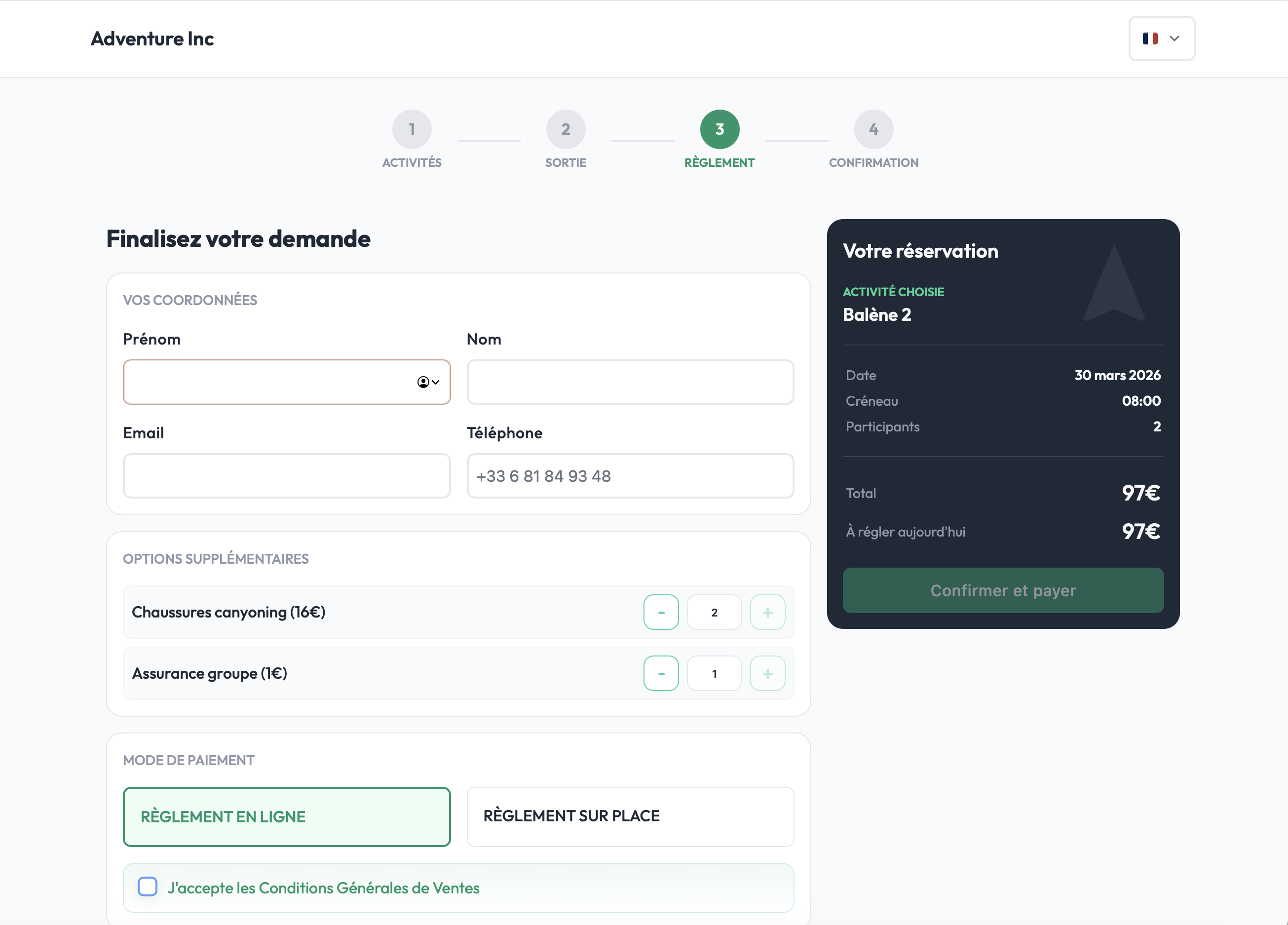 Formulaire de réservation avec coordonnées client, options supplémentaires et mode de règlement