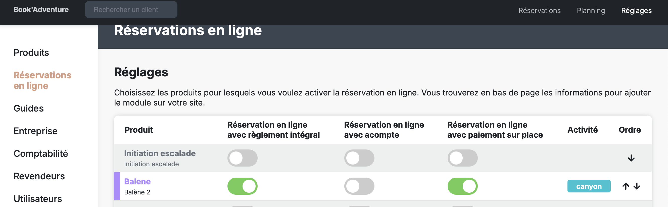 Écran Réglages > Réservations en ligne avec le tableau des modes de paiement par produit